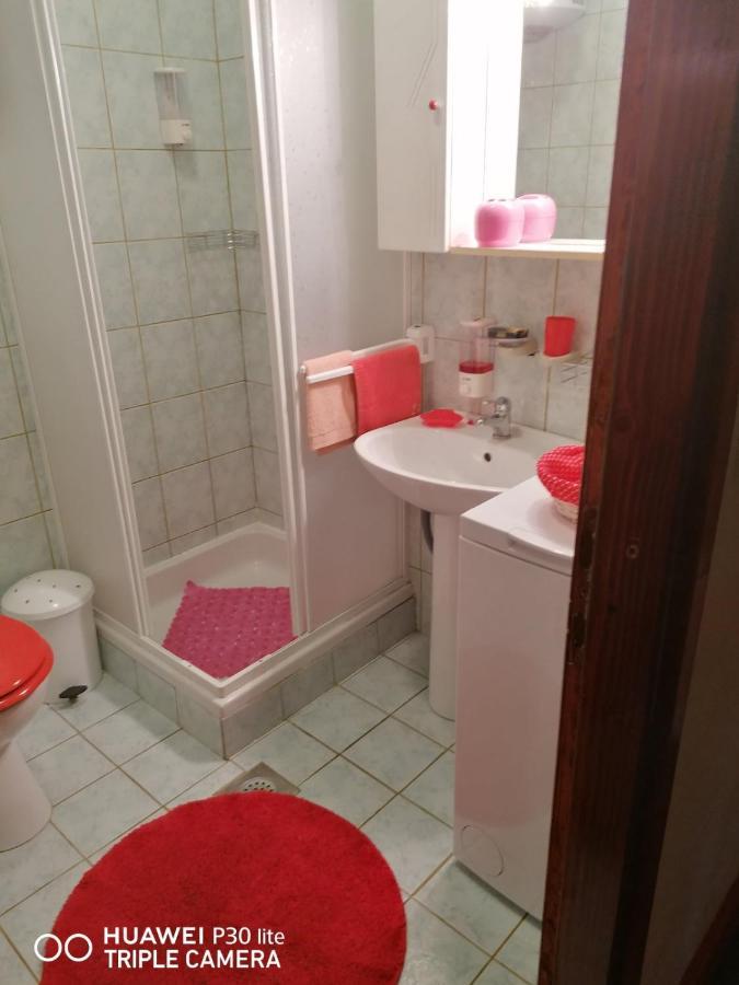 Apartmani Zute ราชิตเช ภายนอก รูปภาพ